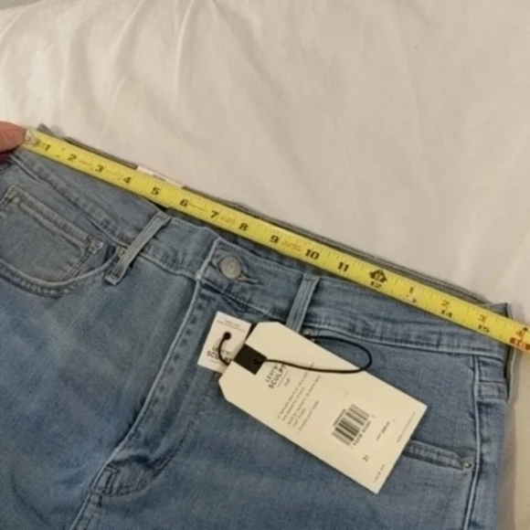 Levi's 724 High Rise Straight Leg Stretch Jeans - Picture 4 of 9